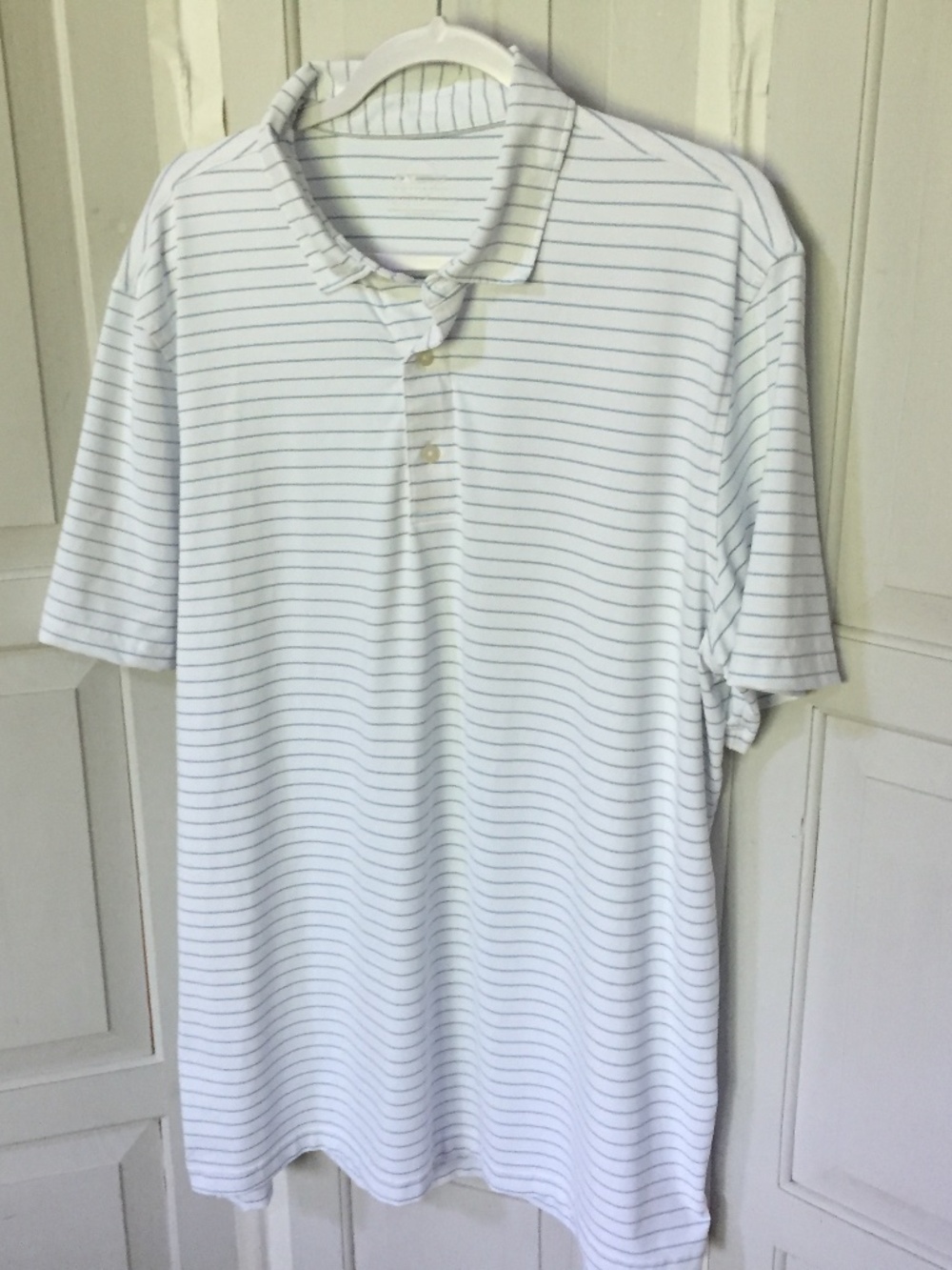 Vineyard Vines White Polo with Thin Blue Stripes